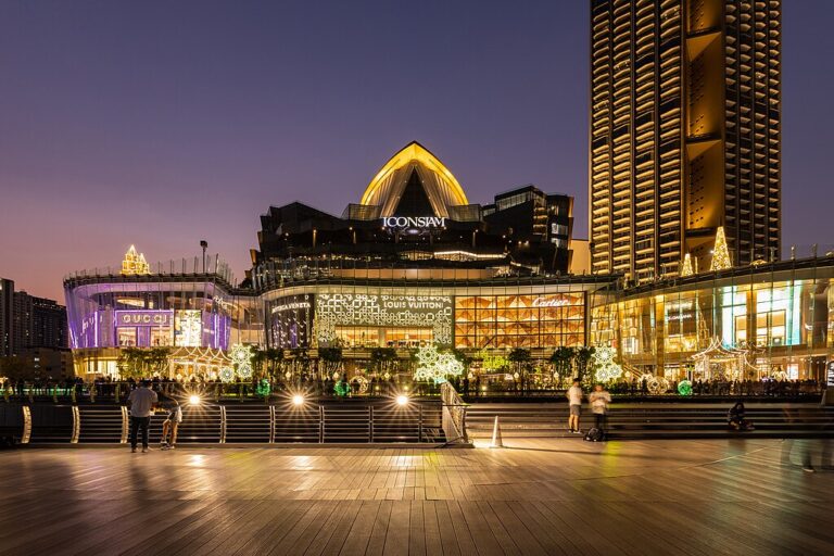 Iconsiam_Bangkok_at_Night