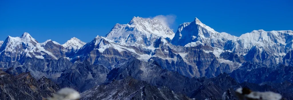 lumba sumba pass trek in nepal